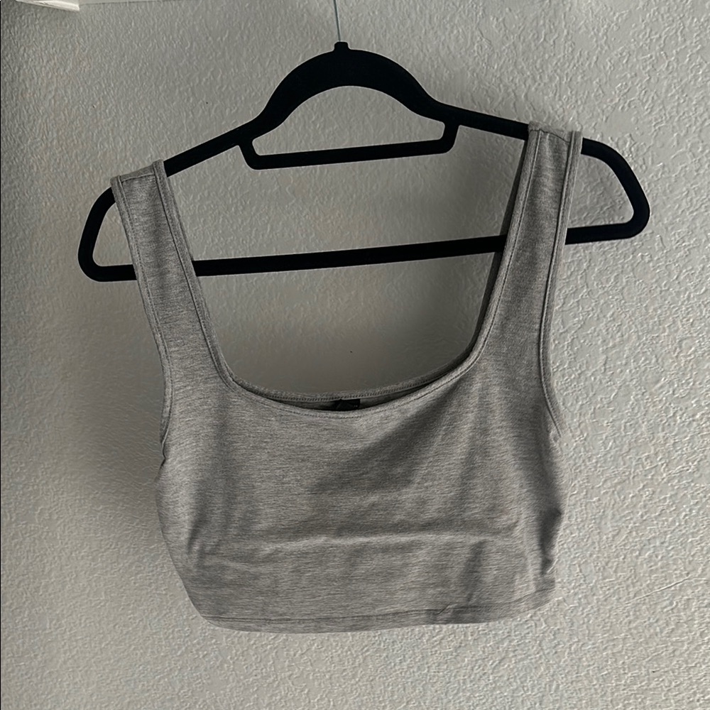 Gray Sleeveless Fitted Crop Tank Top
